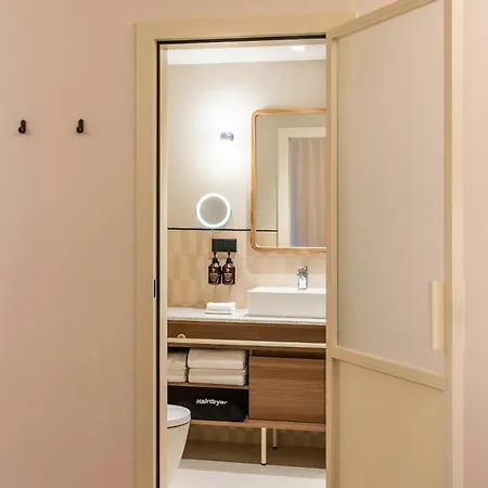 The Social Hub Poblenou Extended Hotel 4*