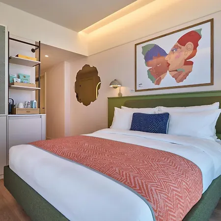 The Social Hub Poblenou Extended Hotel 4*
